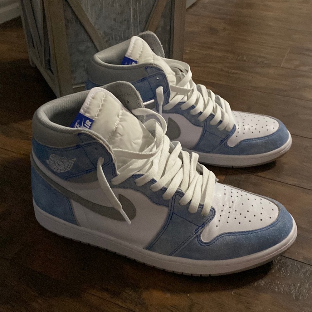Men’s size 12 Hyper Royals